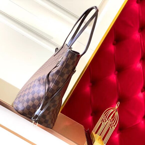 Louis Vuitton crossbody bags and handbags - Picture 4 of 8